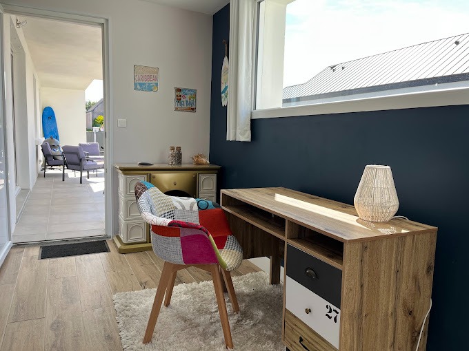 Grande chambre avec bureau